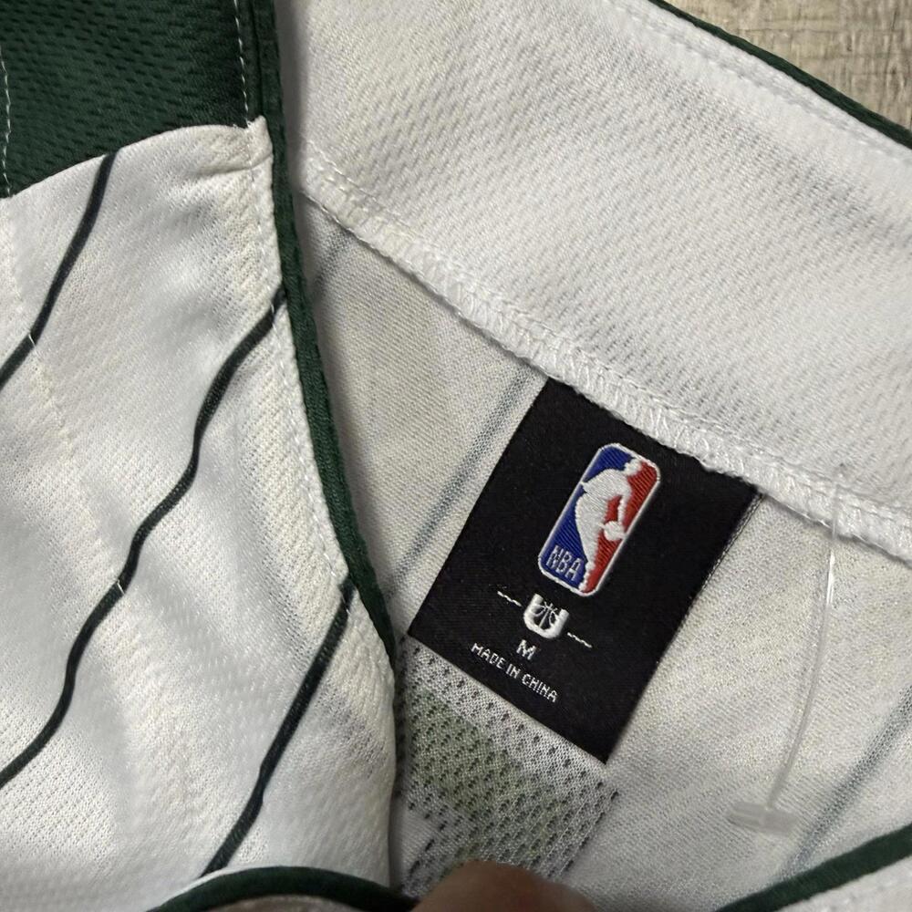 NBA Milwaukee Bucks White Green Baseball Style Jersey NWT Size M Men - Picture 5 of 8